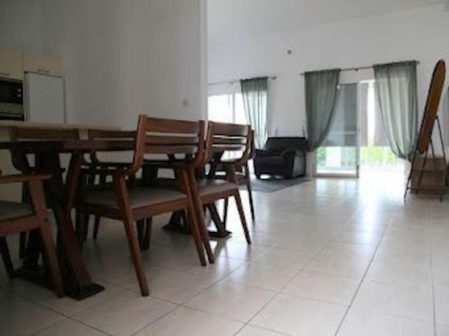 Beautiful villa five minutes from Coral Bay beach!