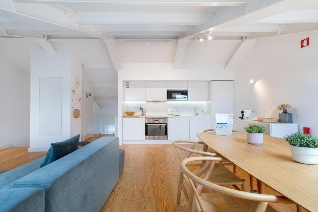 Liberdade Stylish Attic Apt with AC and City View view 3