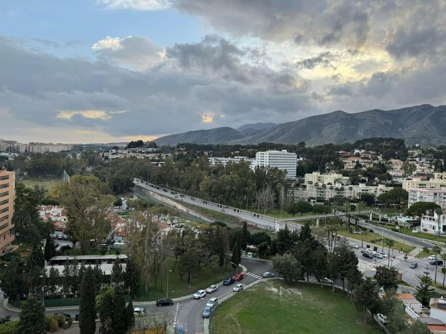 Acogedor apartamento con vistas al mar y montaña