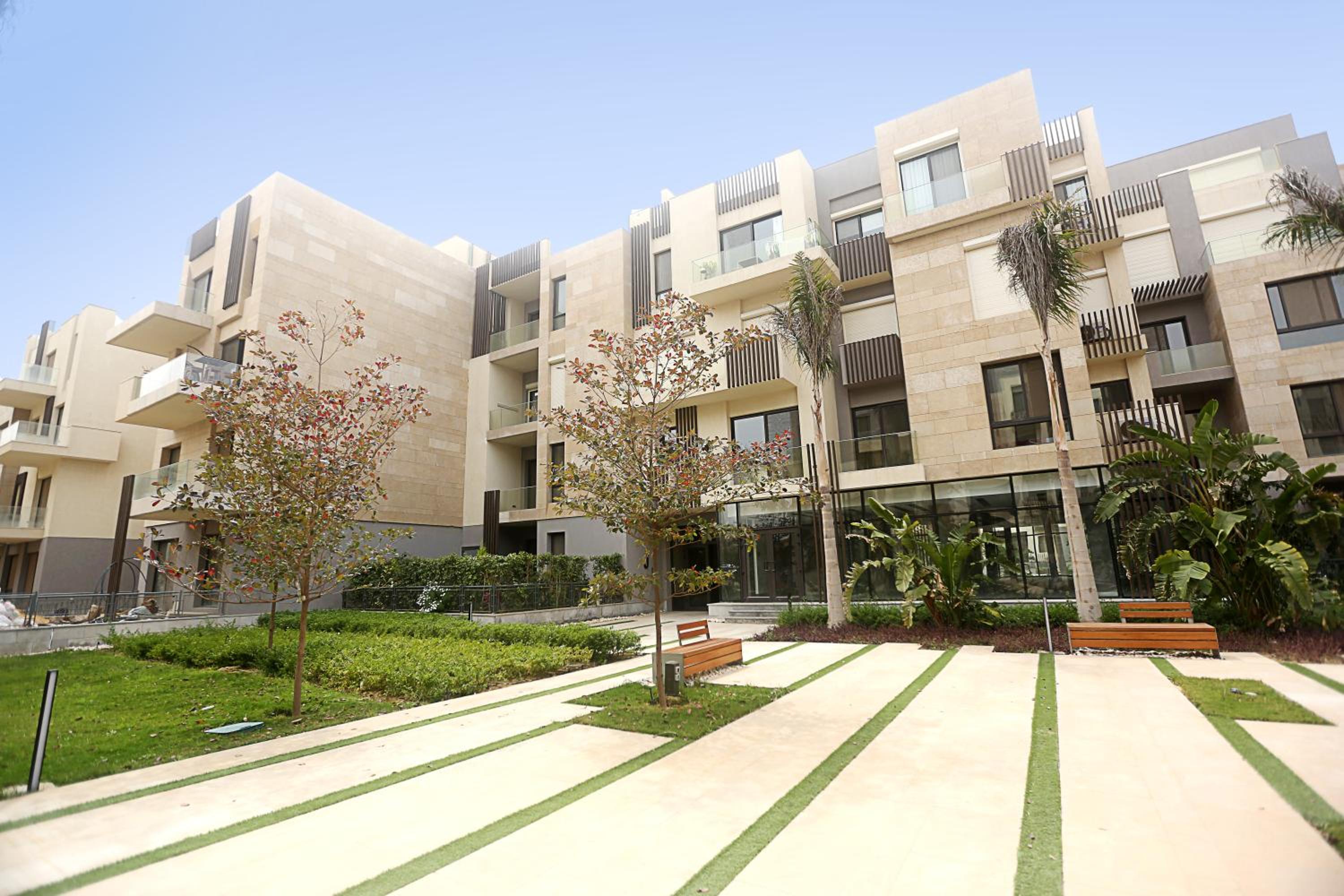 Luxurious Allegria Residence Apartment(Families Only)