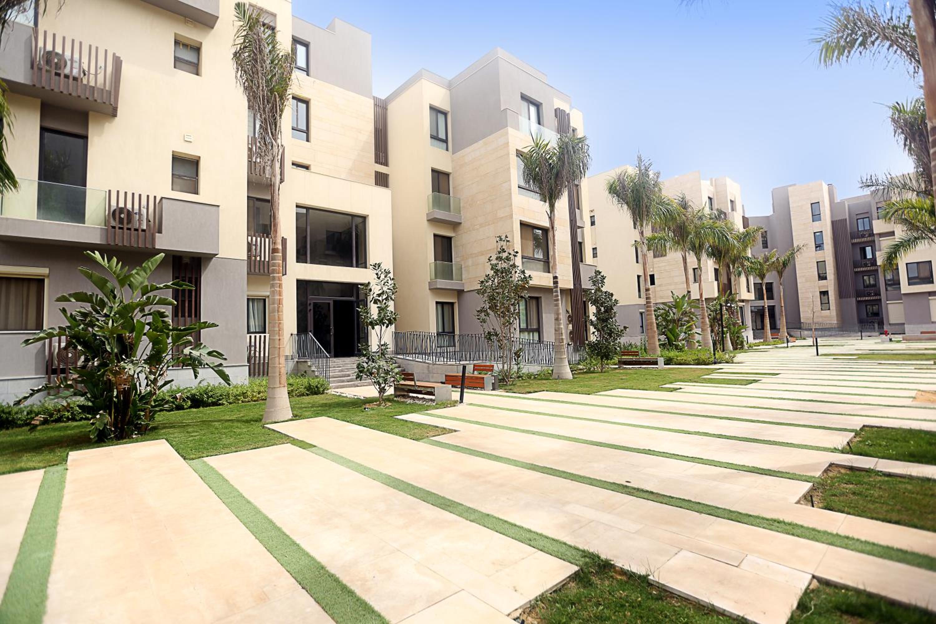 Luxurious Allegria Residence Apartment(Families Only)