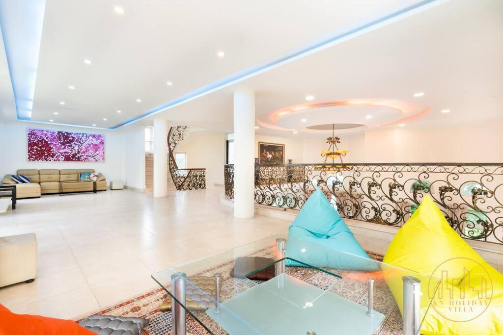 KN1 HOLIDAY VILLA