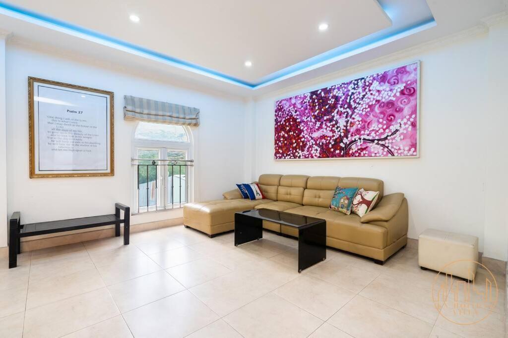 KN1 HOLIDAY VILLA