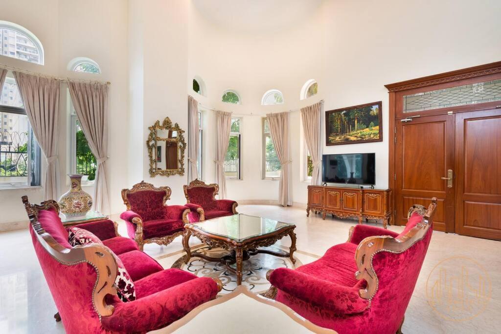 KN1 HOLIDAY VILLA
