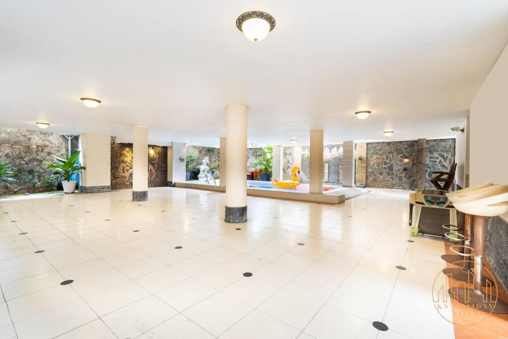 KN1 HOLIDAY VILLA