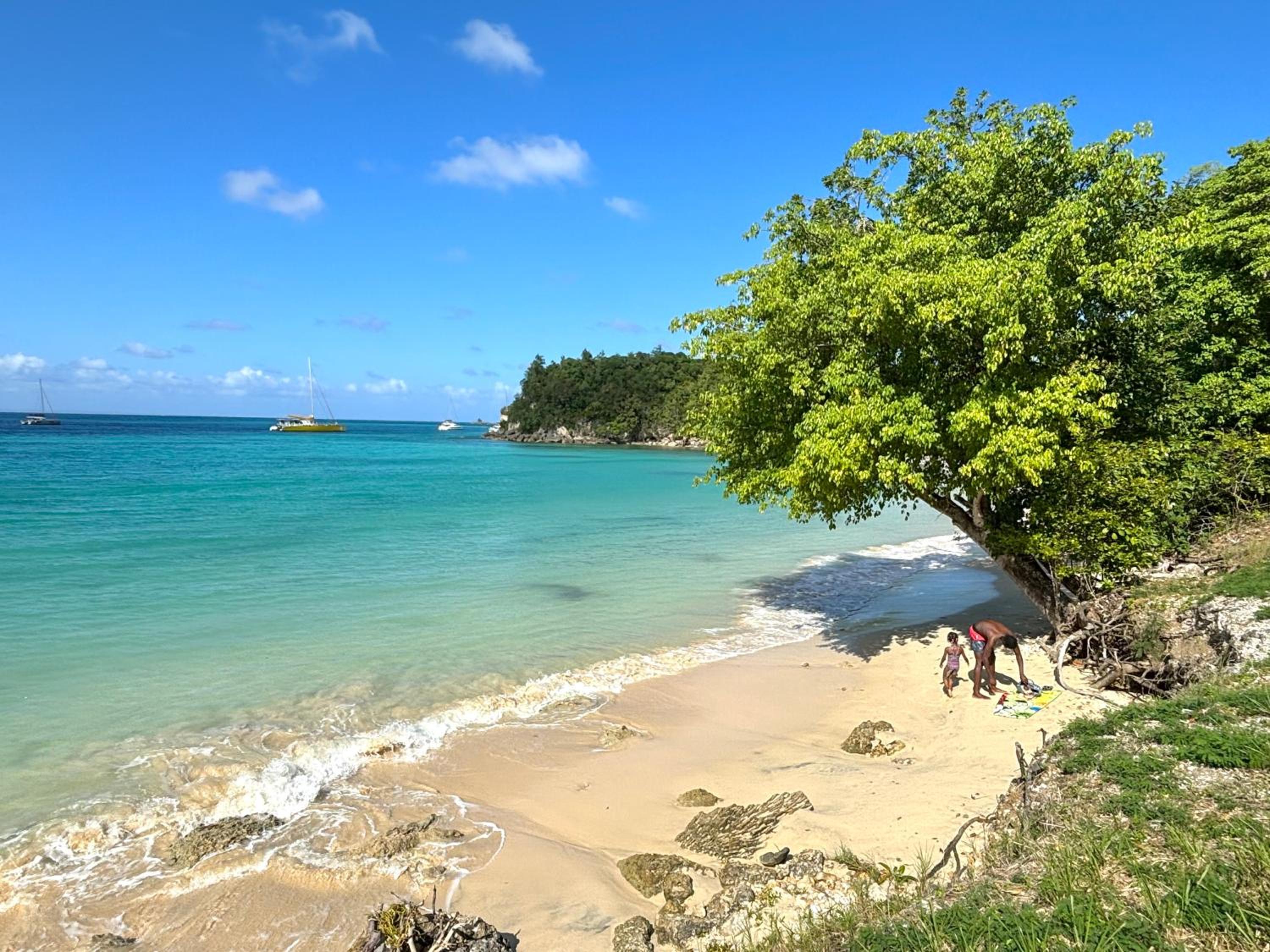 La Marigalantine - Wifi, Plage, Terrasse view 5