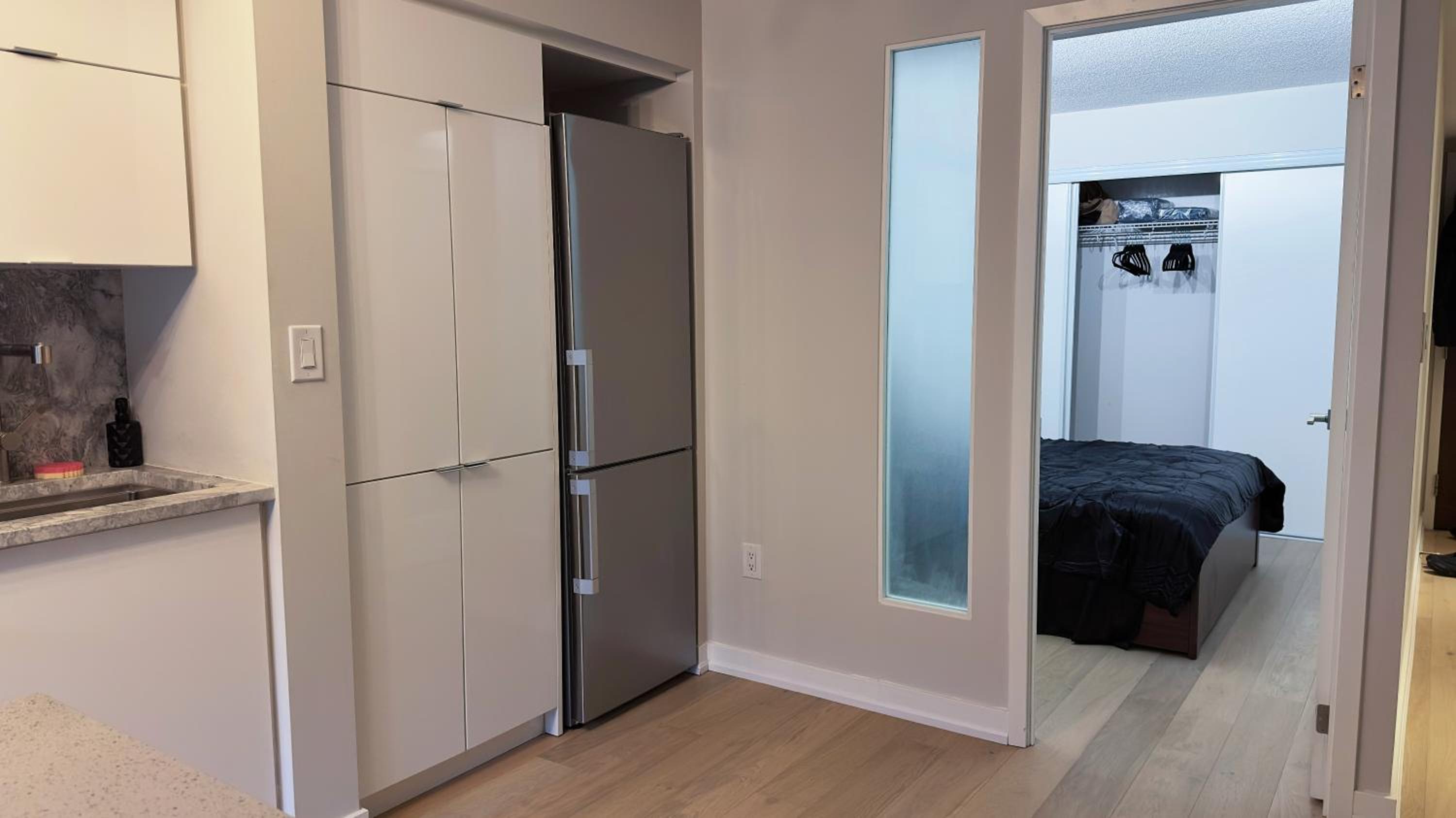 Downtown 2 bedroom Gem with Free Parking