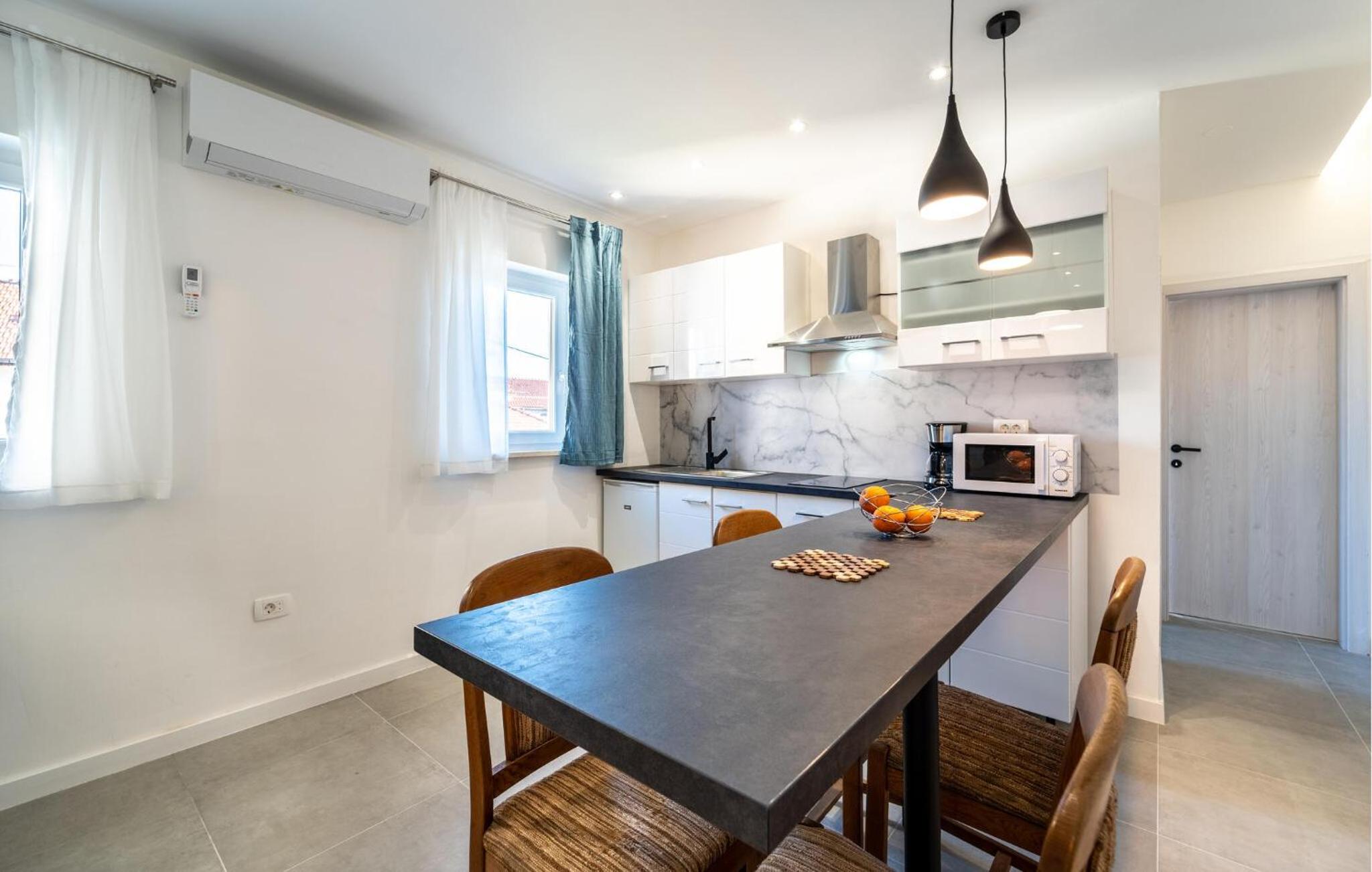 Beach Front Apartment In Zadar With Wifi view 3