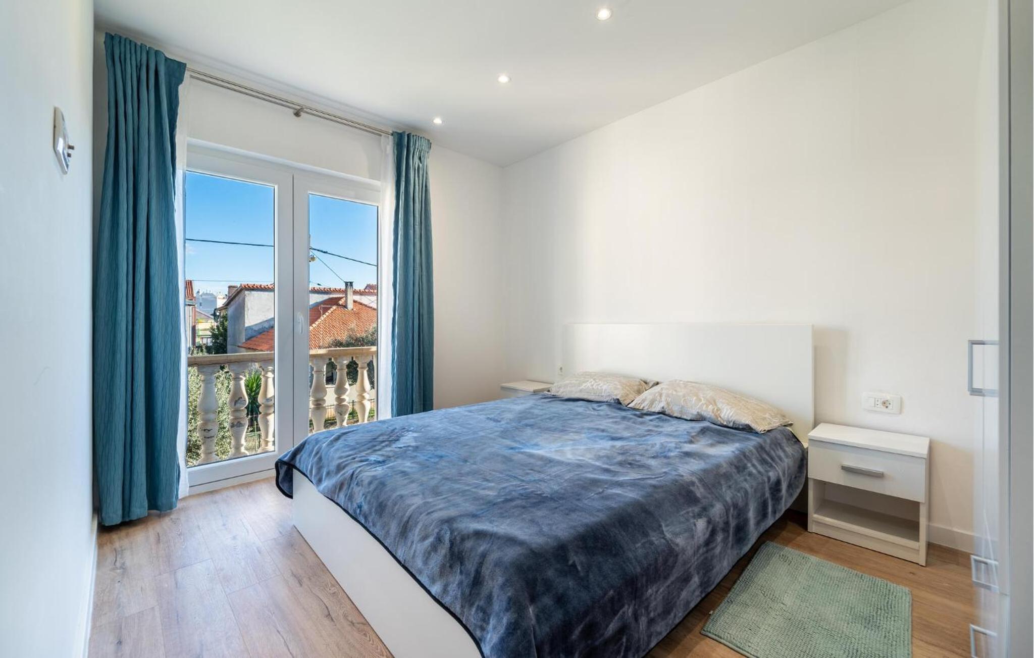 Beach Front Apartment In Zadar With Wifi view 5