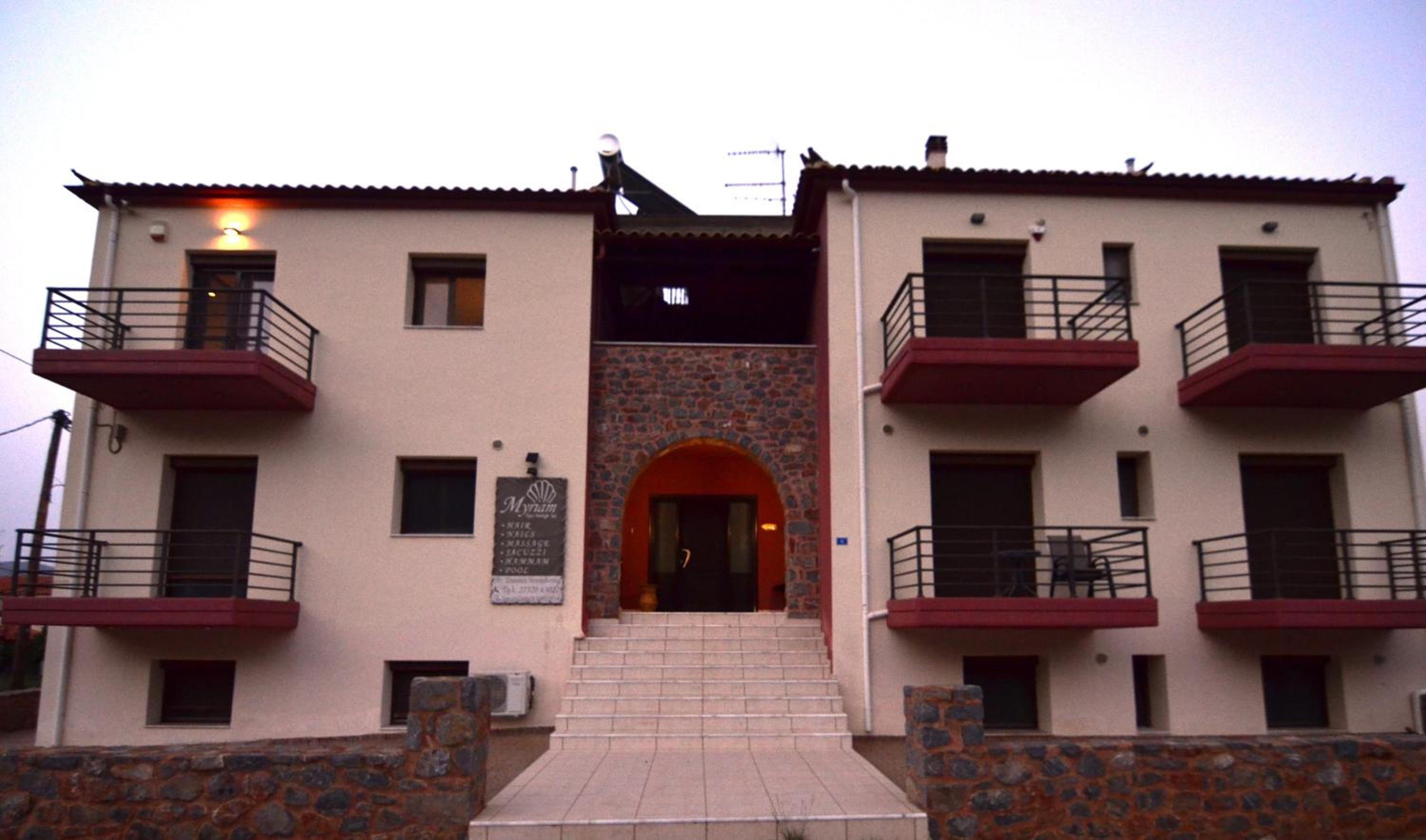 Photo 8