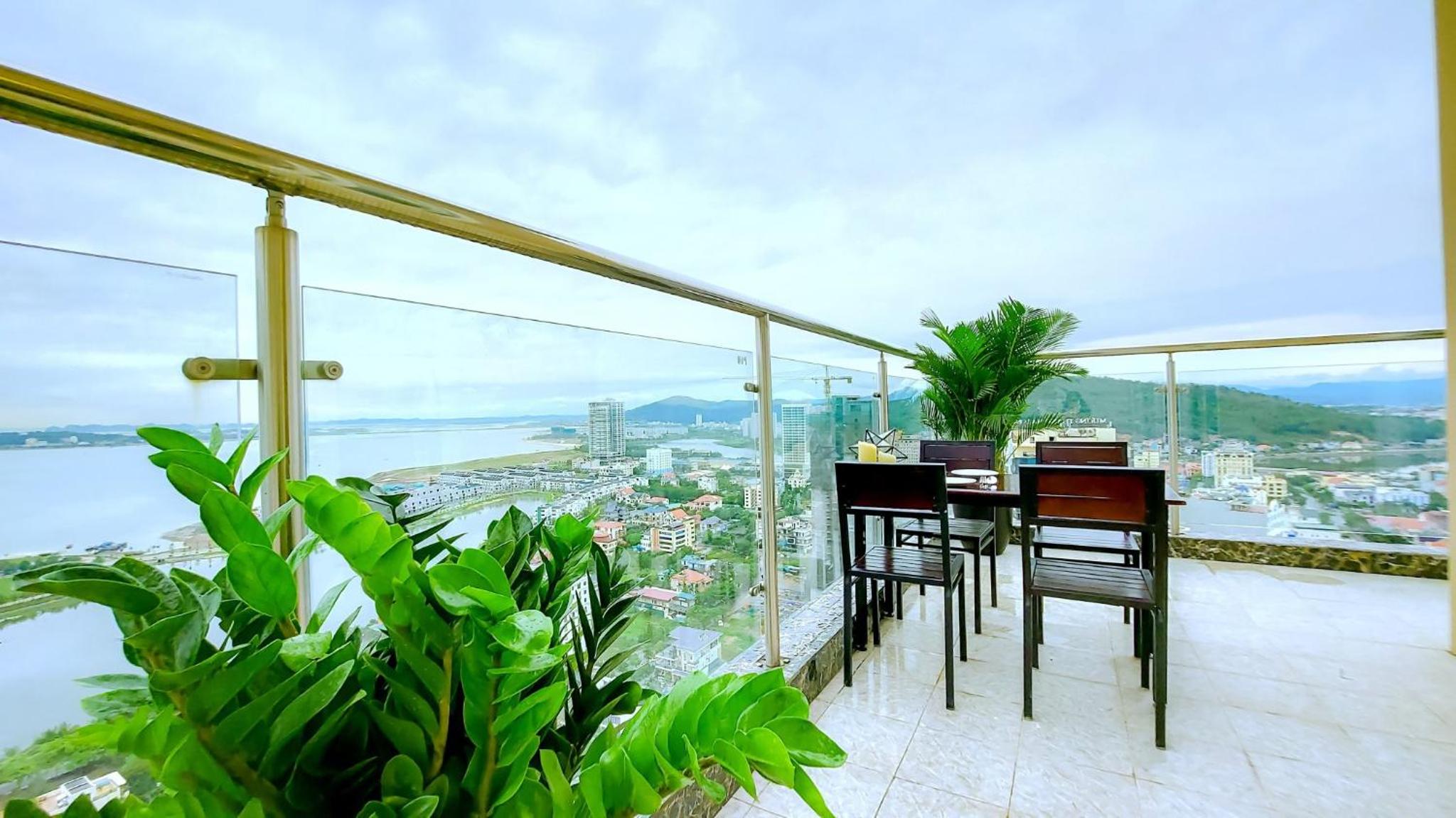 Căn hộ PENTHOUSE TẦNG 27 trung tâm Khu Du Lịch Bãi Cháy view 2