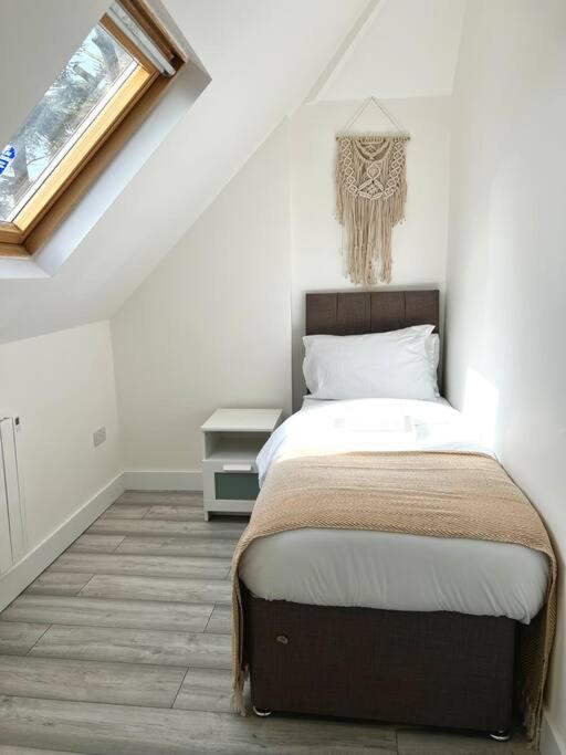 Luton flat with parking