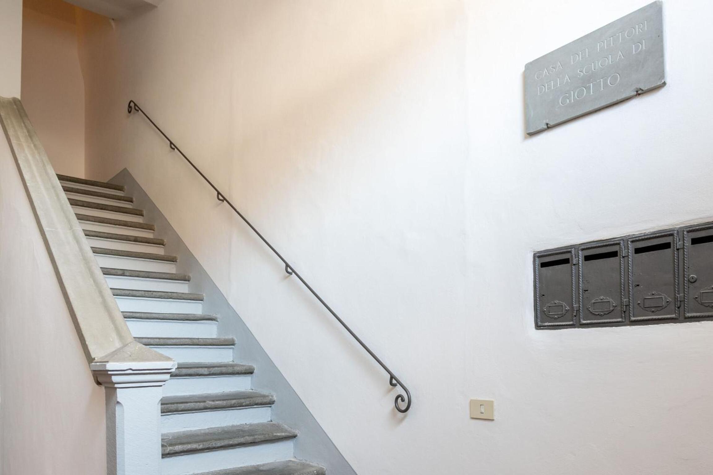 Santa Croce Dante's View Apartment with Terrace by Halldis