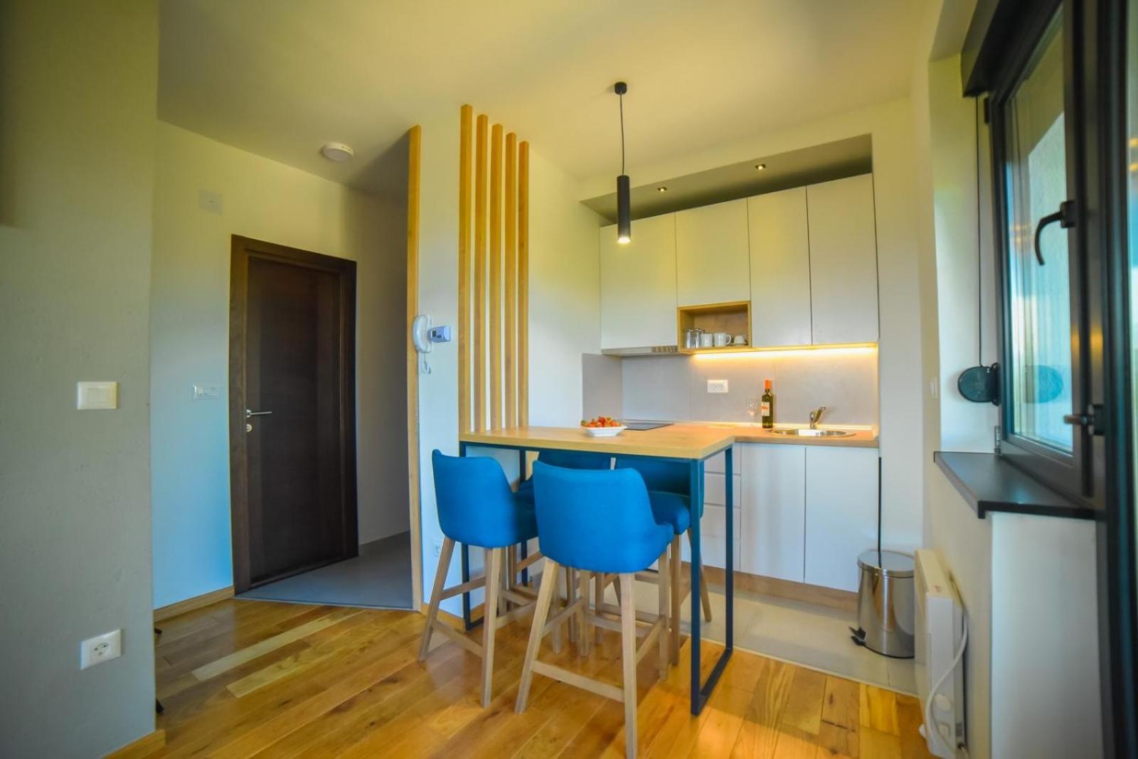 Apartman 57, Titova vila, Zlatibor