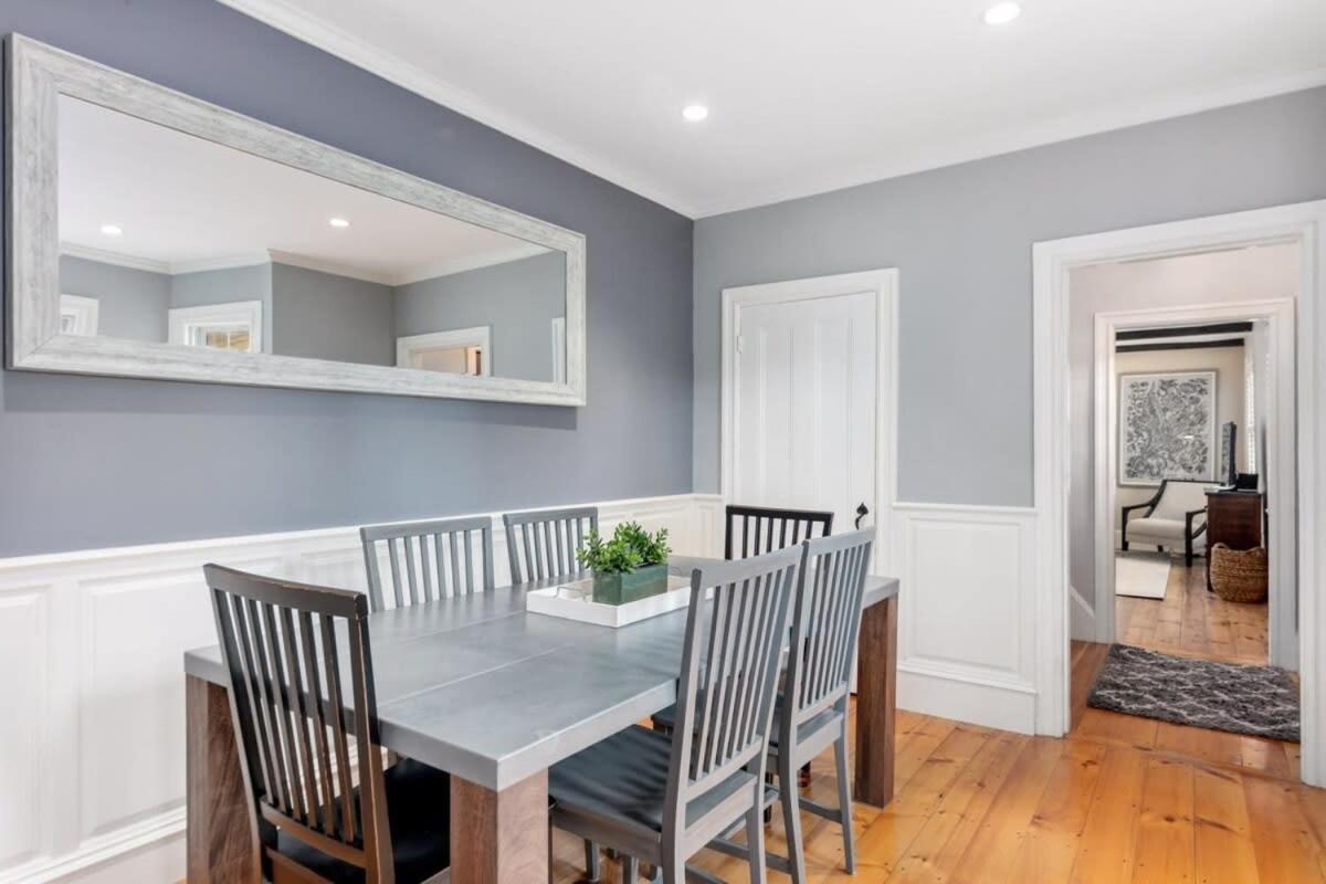 Historic Downtown Townhouse Beautiful Kitchen Parking, photo 28