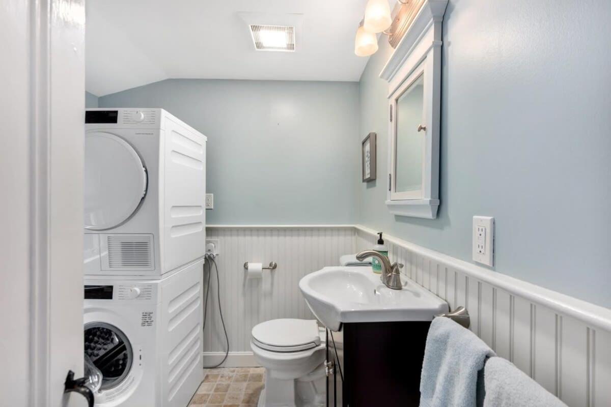 Historic Downtown Townhouse Beautiful Kitchen Parking, photo 18