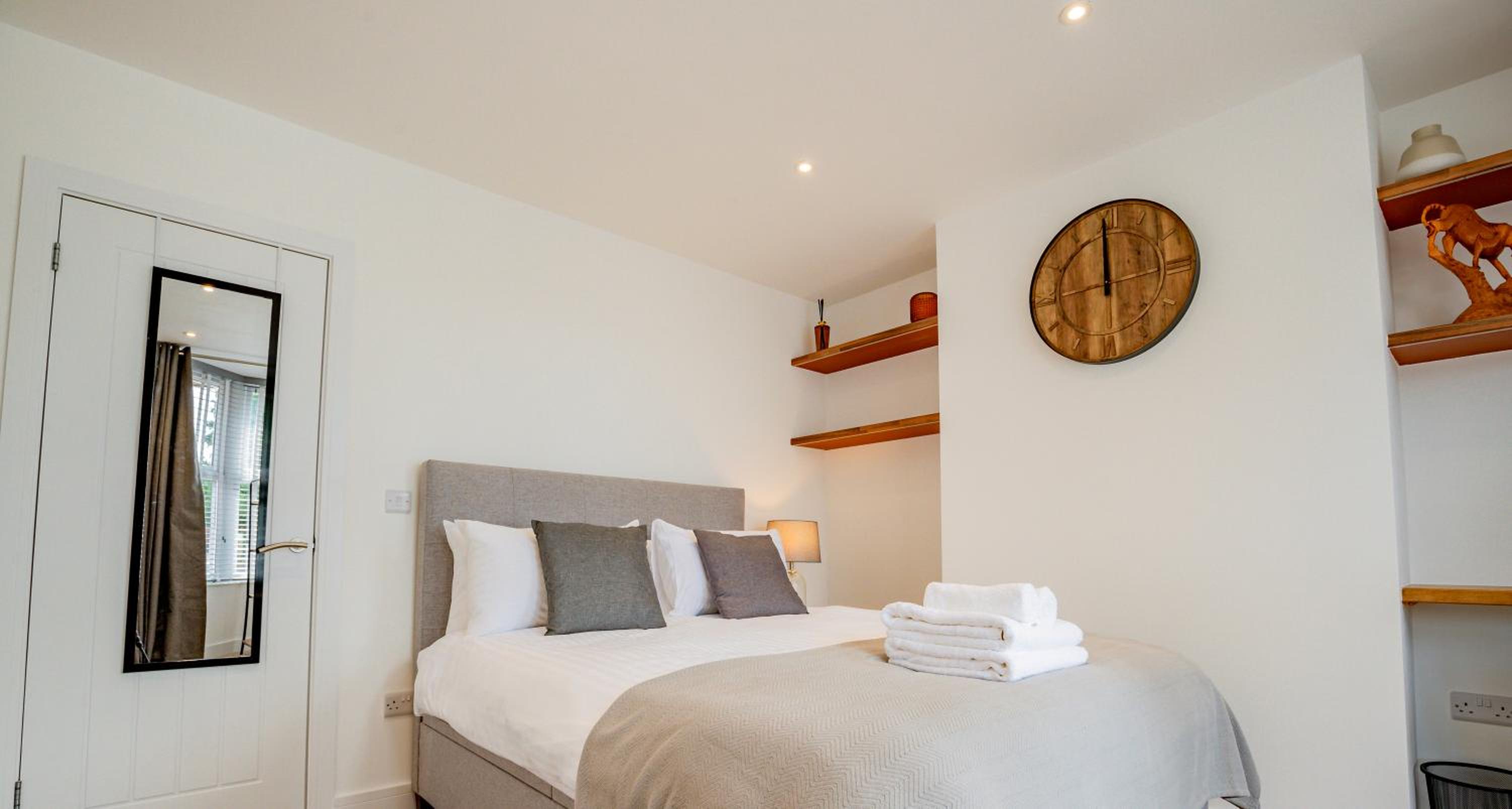 Easy Access - 500m to City - Garden Area