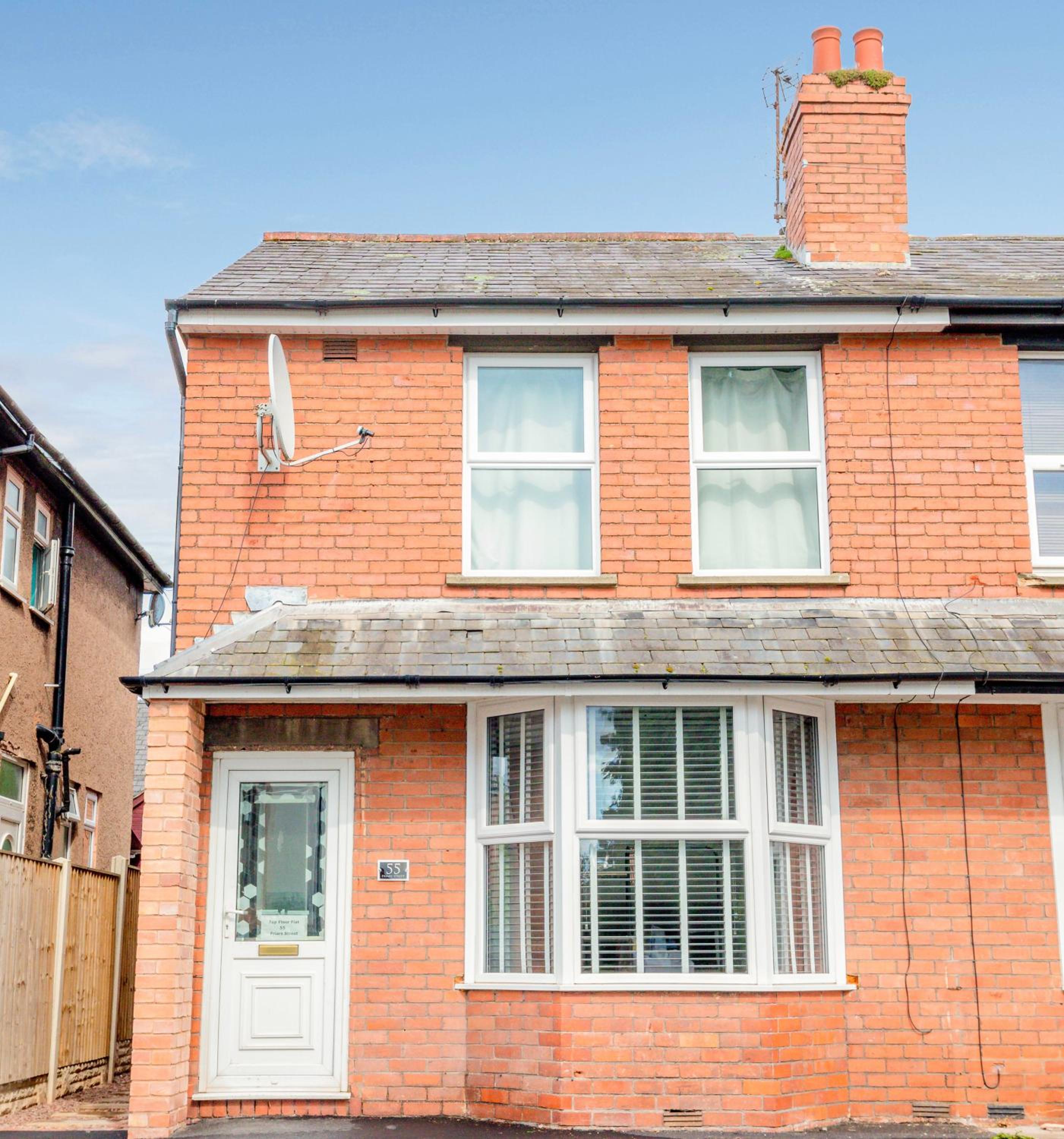 Easy Access - 500m to City - Garden Area