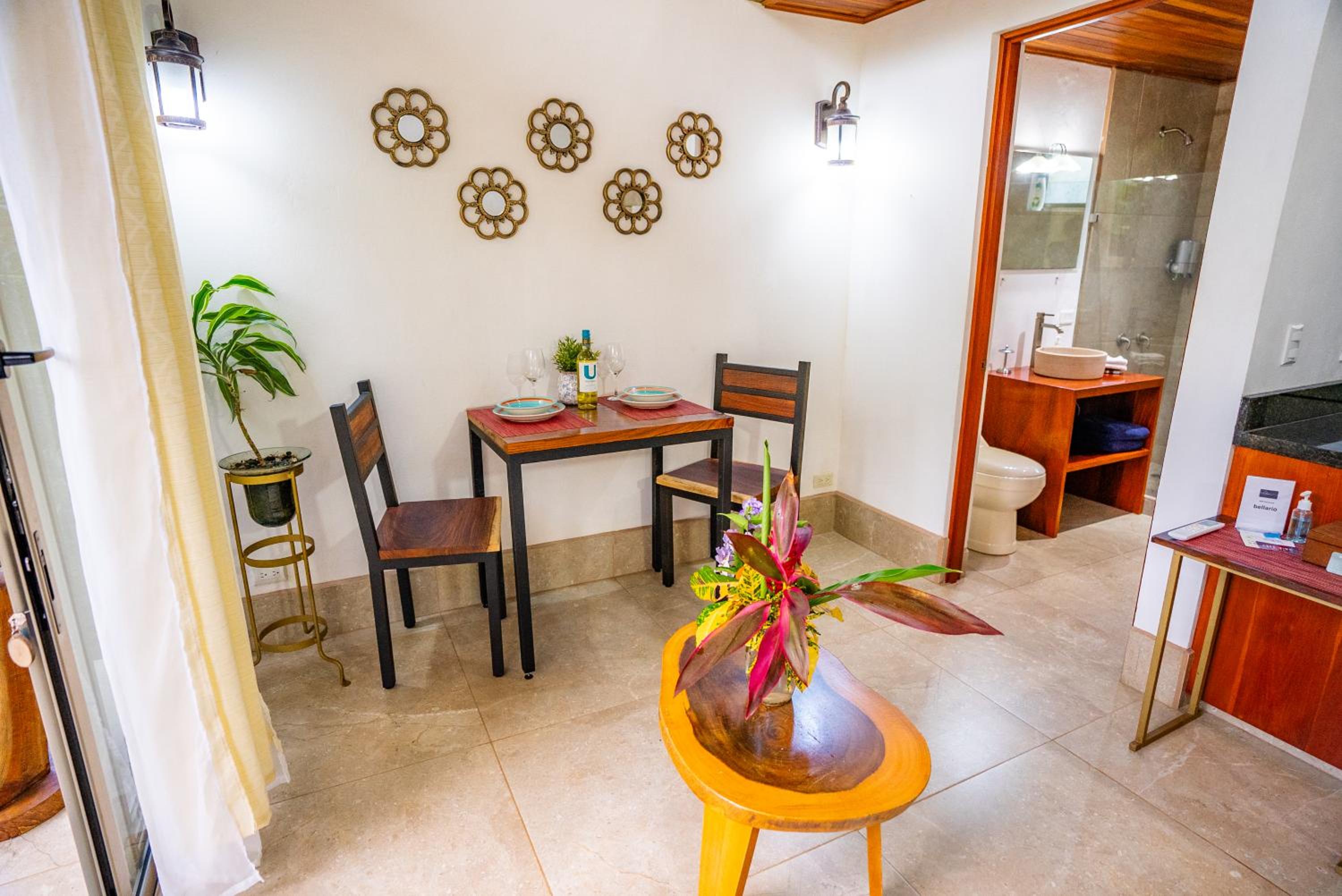 Tortuga Premium Riverfront Jungle Villa with Jacuzzi and Pool