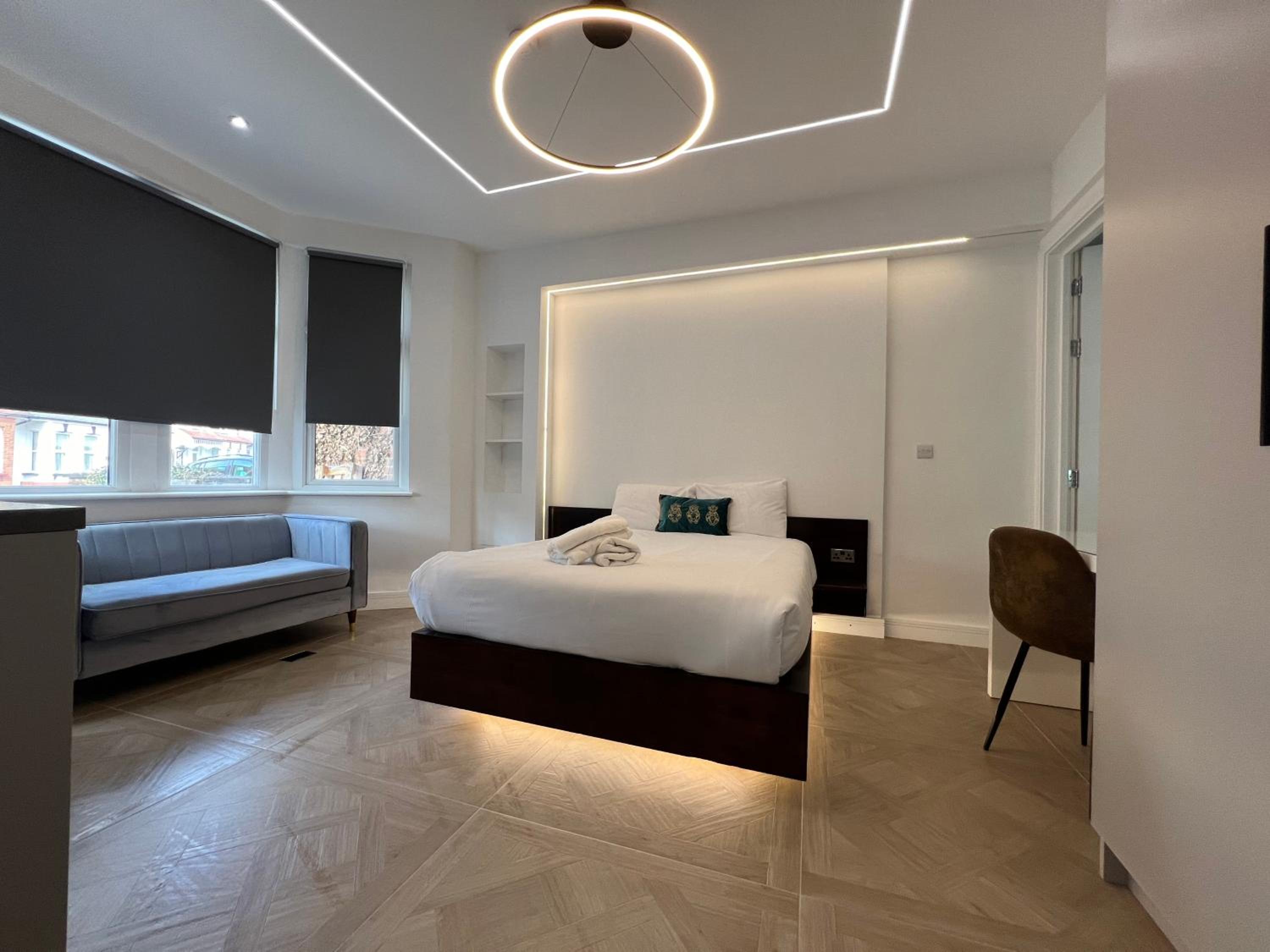 Harrow Vacations - Luxurious London Studios - Property Image 4