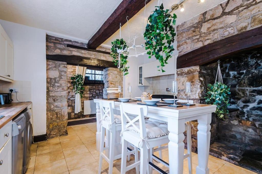 Spacious 5BR Home w/Game Room view 5