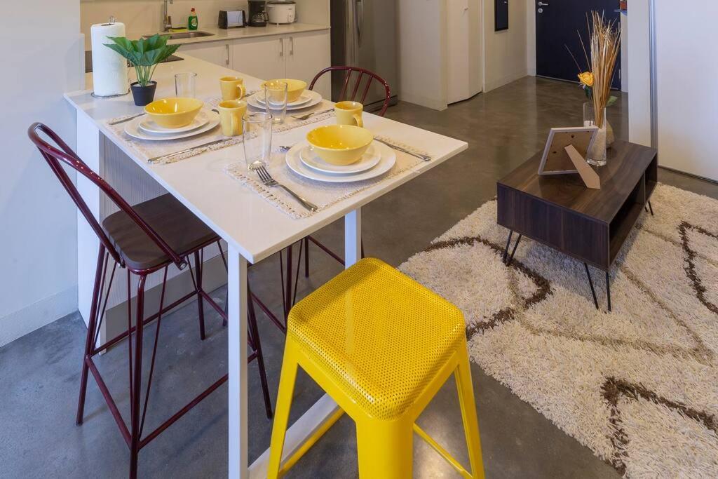 2512 URBN Escalante Hermoso Loft SIN PARQUEO
