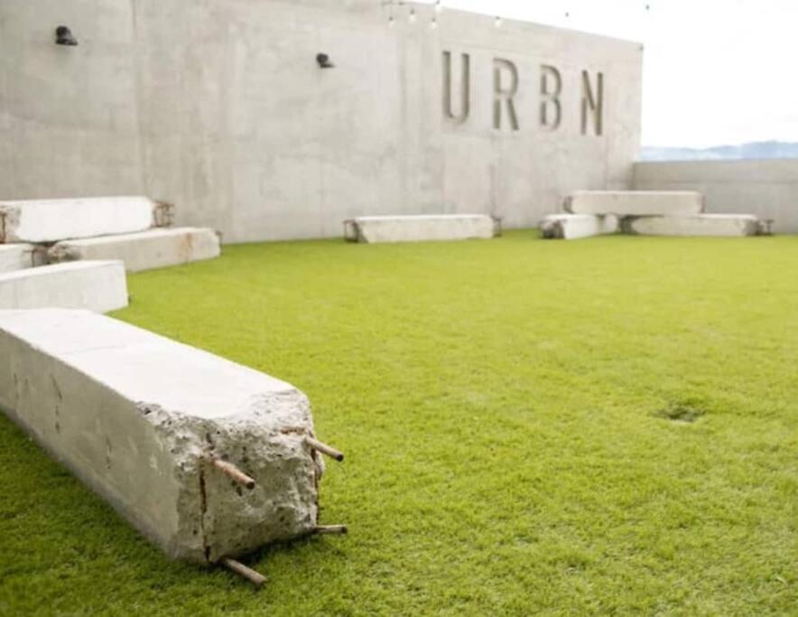 2512 URBN Escalante Hermoso Loft SIN PARQUEO