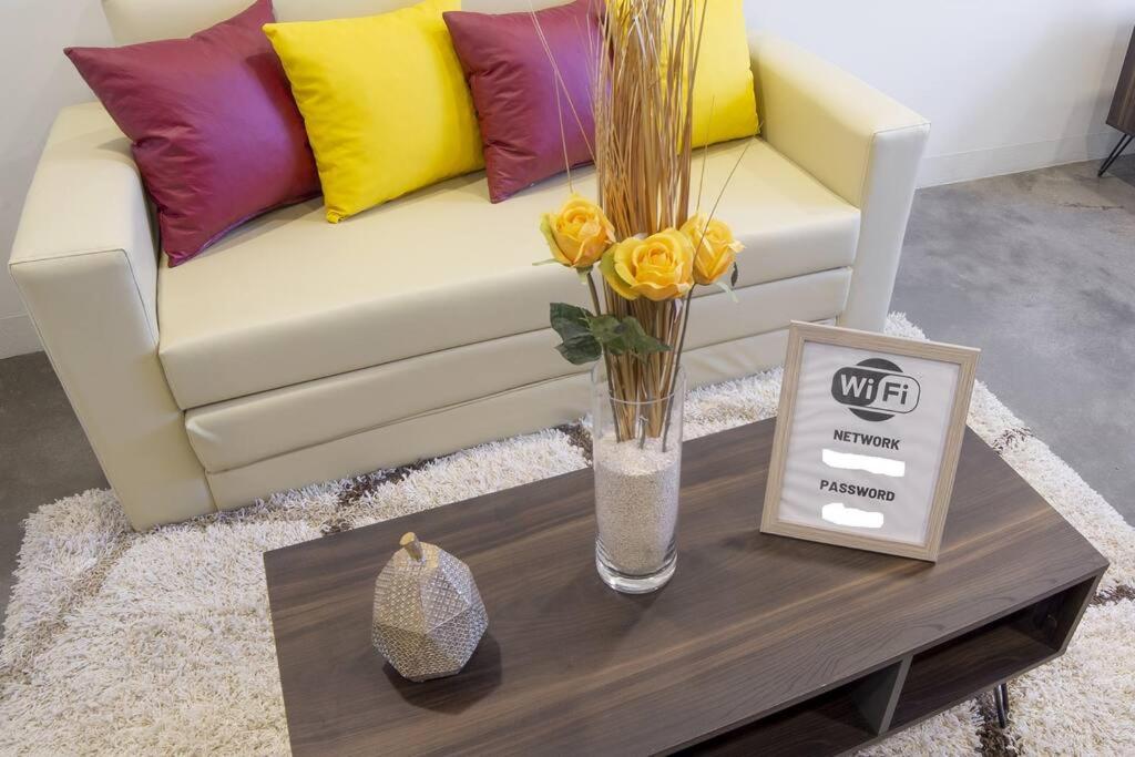 2512 URBN Escalante Hermoso Loft SIN PARQUEO