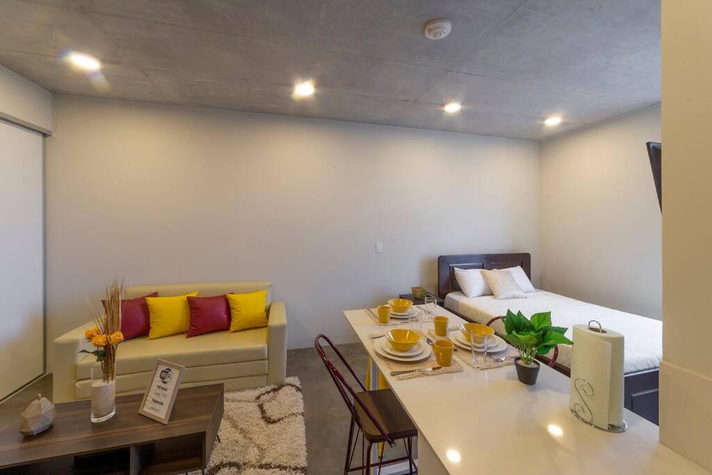 2512 URBN Escalante Hermoso Loft SIN PARQUEO