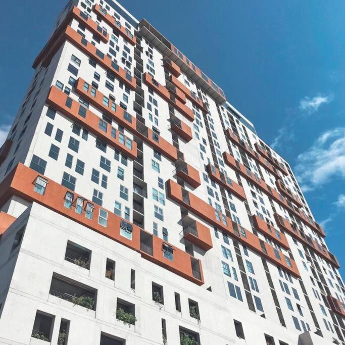 2512 URBN Escalante Hermoso Loft SIN PARQUEO