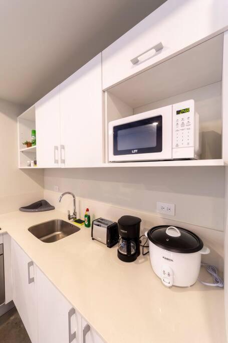2512 URBN Escalante Hermoso Loft SIN PARQUEO