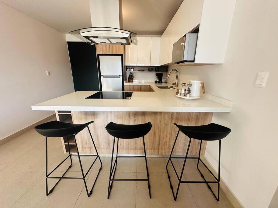 Modern Apartment Steps from Santa Lucia 2Bds/6 Pax - Property Image 5