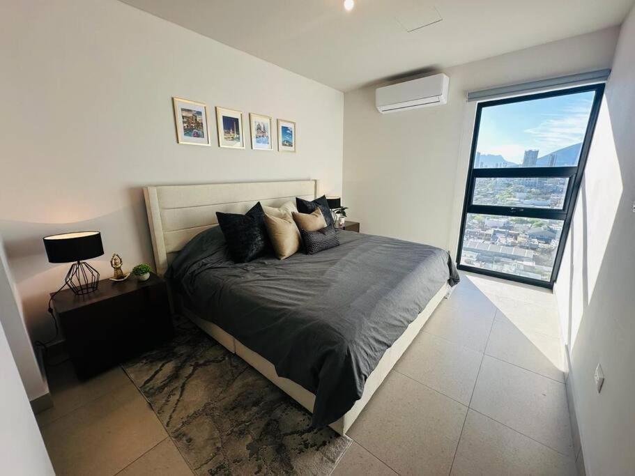 Modern Apartment Steps from Santa Lucia 2Bds/6 Pax - Property Image 6