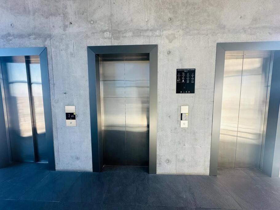 Modern Apartment Steps from Santa Lucia 2Bds/6 Pax - Property Image 7