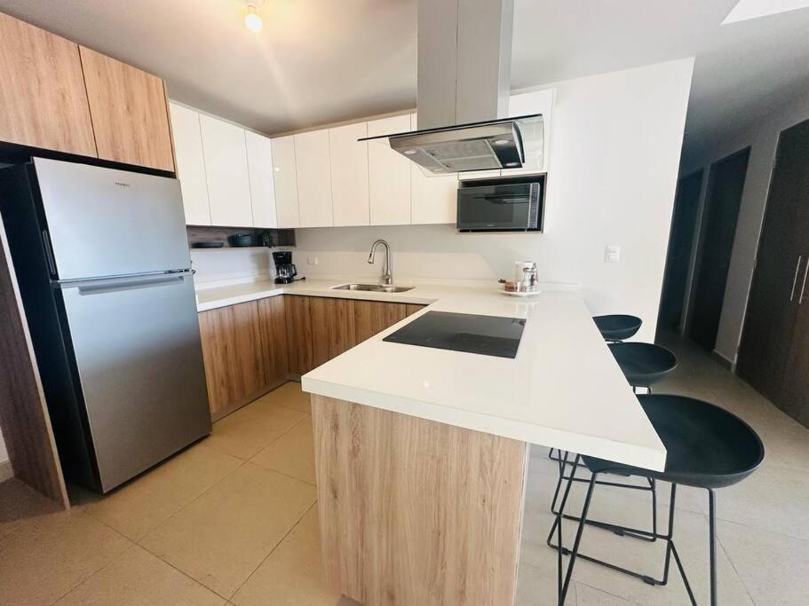 Modern Apartment Steps from Santa Lucia 2Bds/6 Pax - Property Image 10