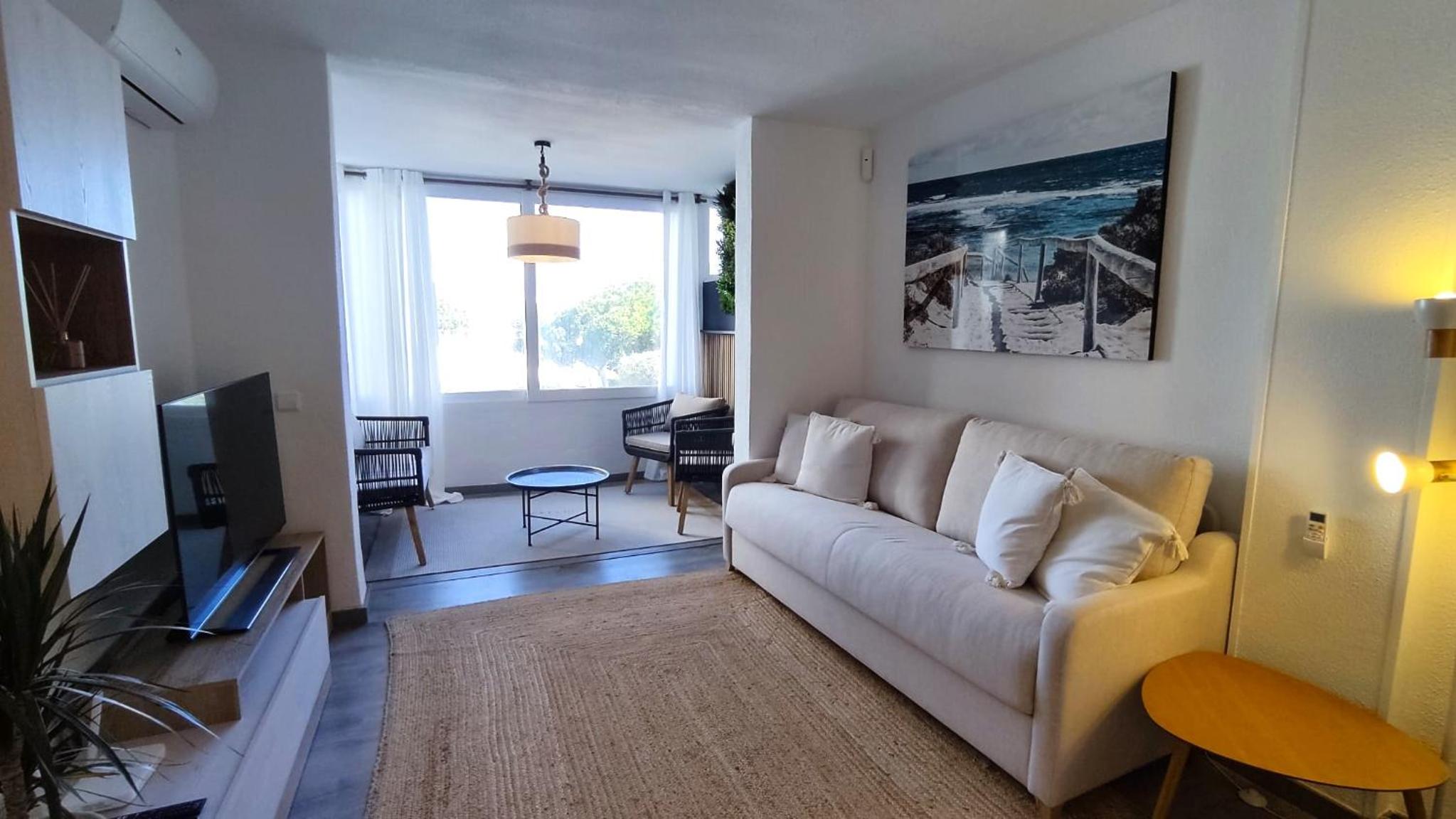 Stylish Seaview Apartment