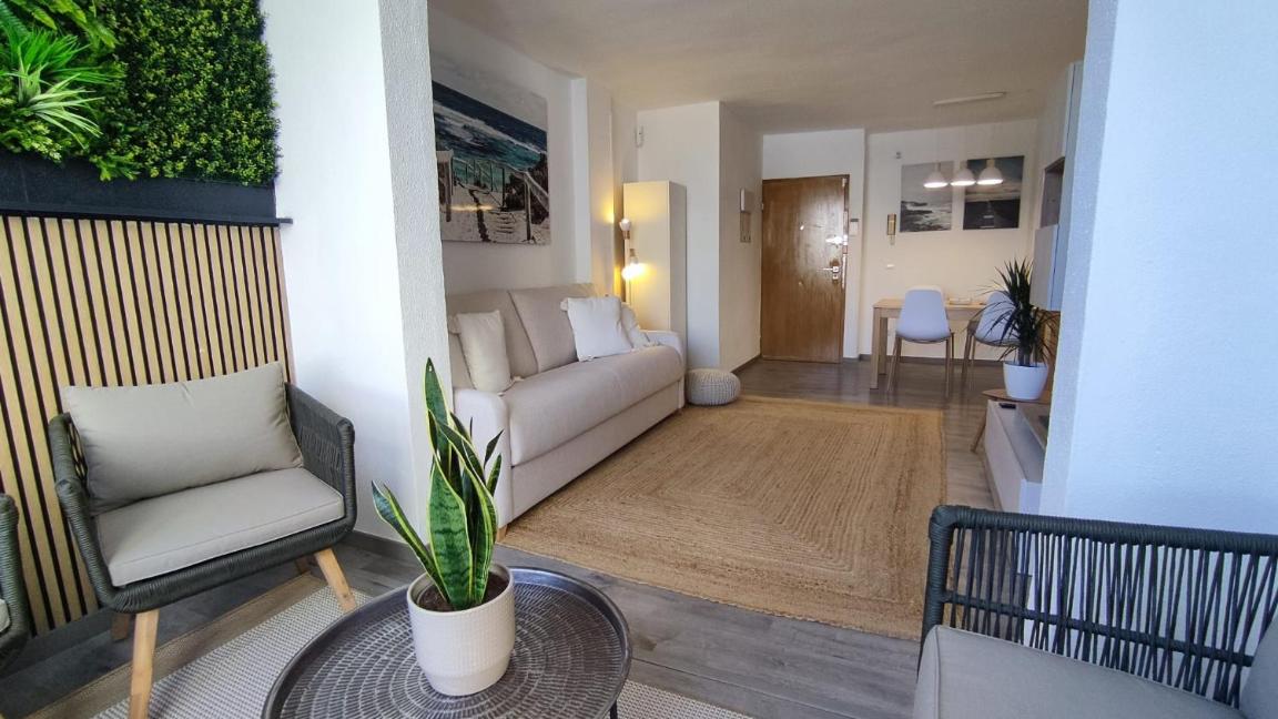 Stylish Seaview Apartment