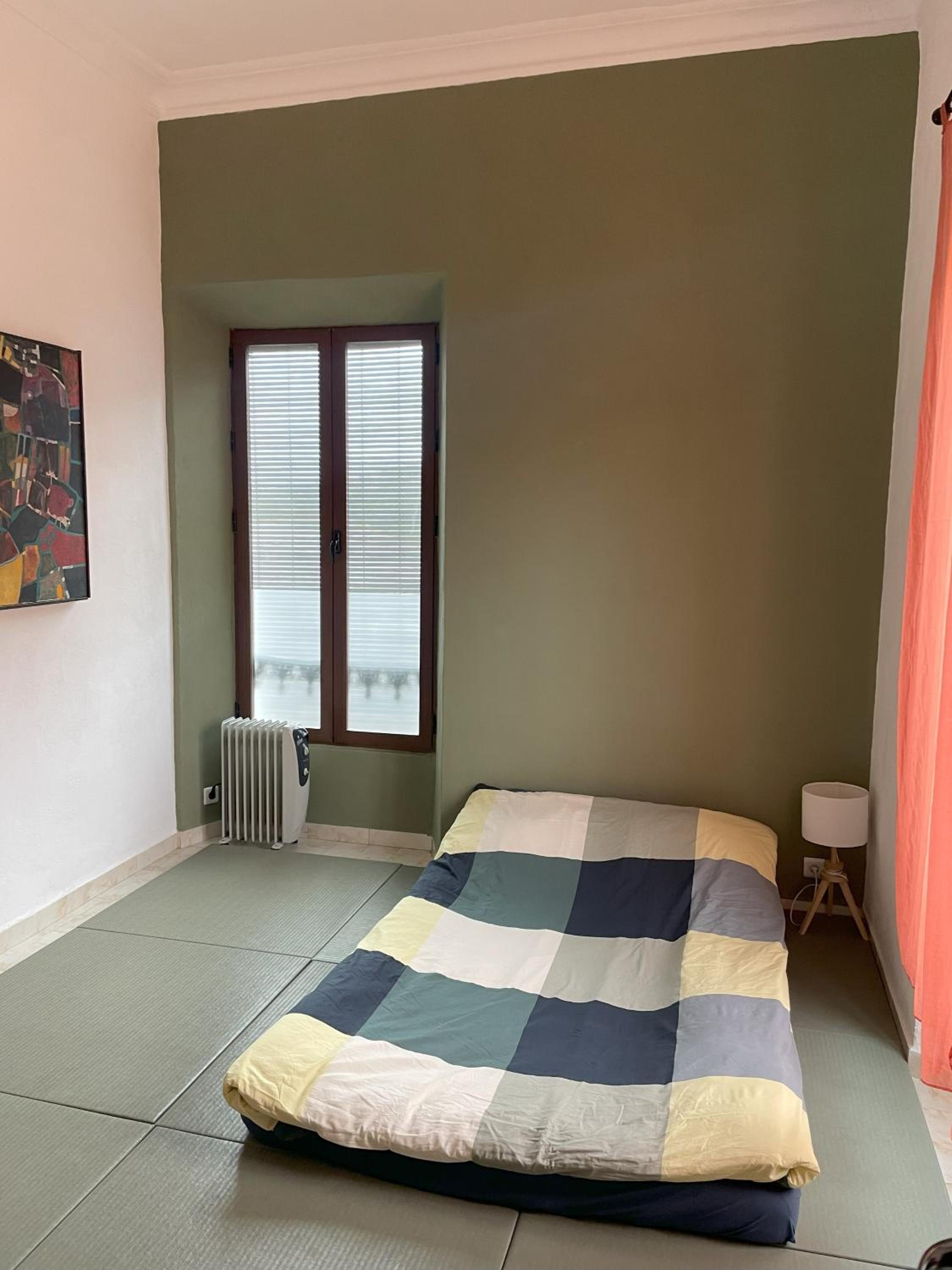 Artistic and spacious apartment