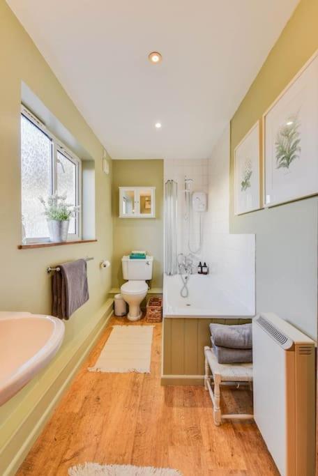 NEW Street Cottage - Centre Cotswolds 3 Bed view 3