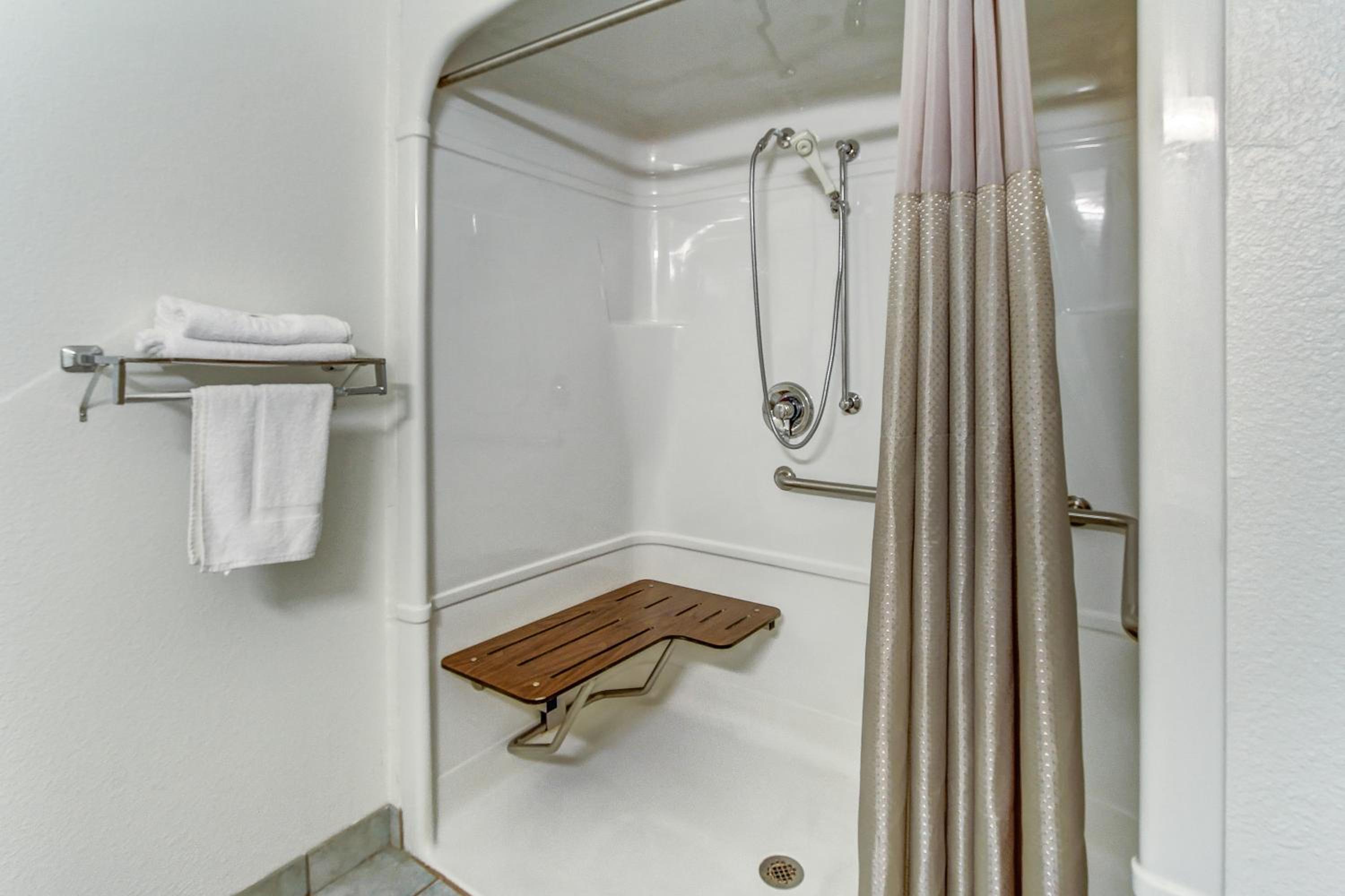 Motel 6-Medina, OH - Cleveland