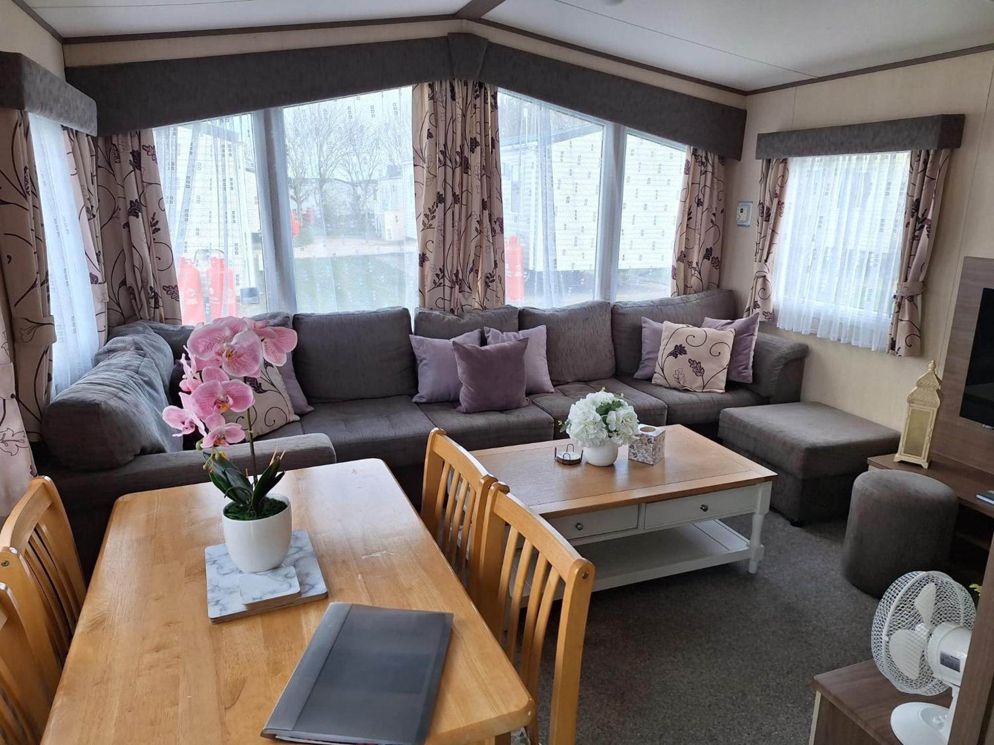 Lunas Seaside Haven view 4