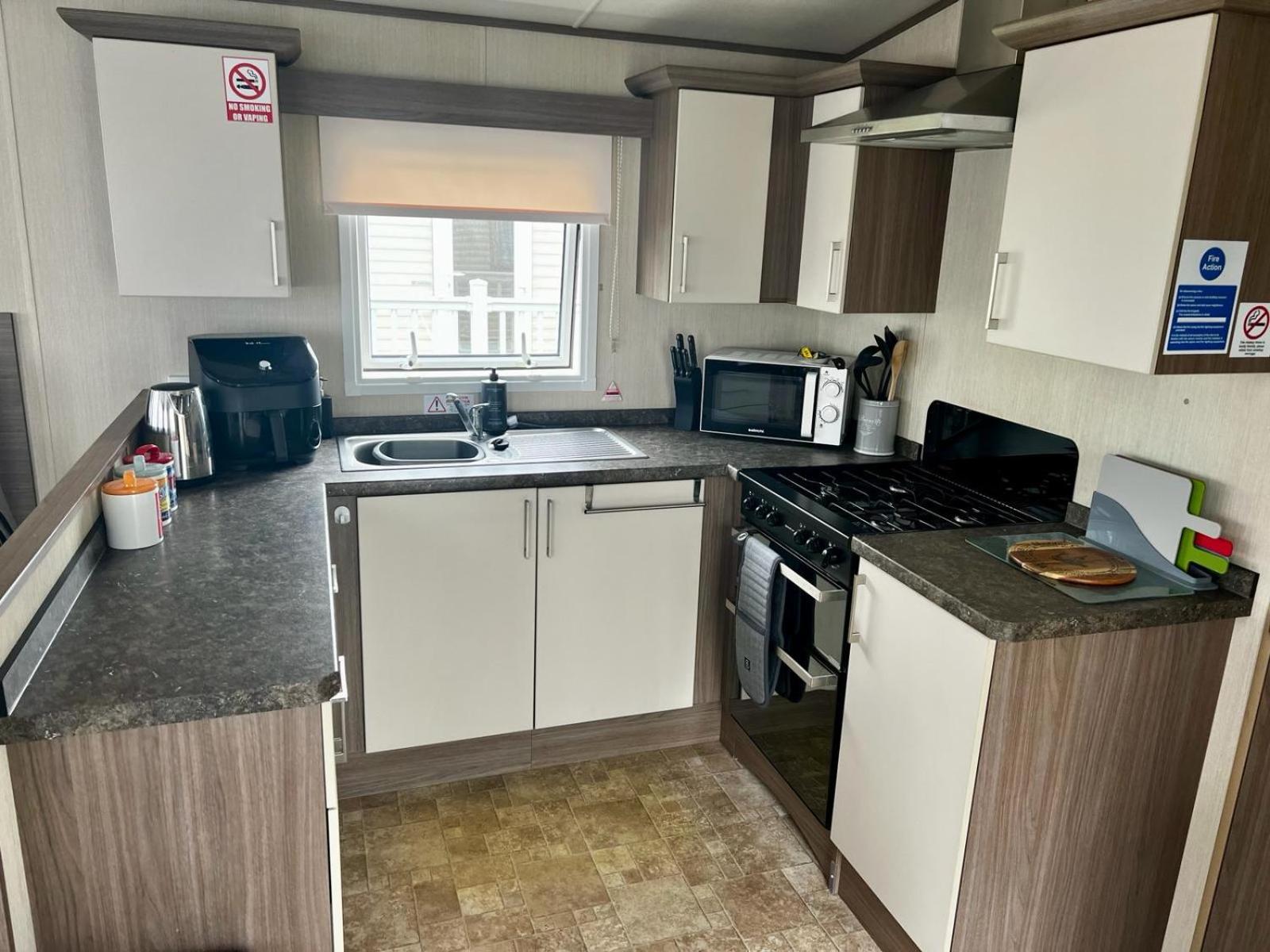 Lunas Seaside Haven view 5
