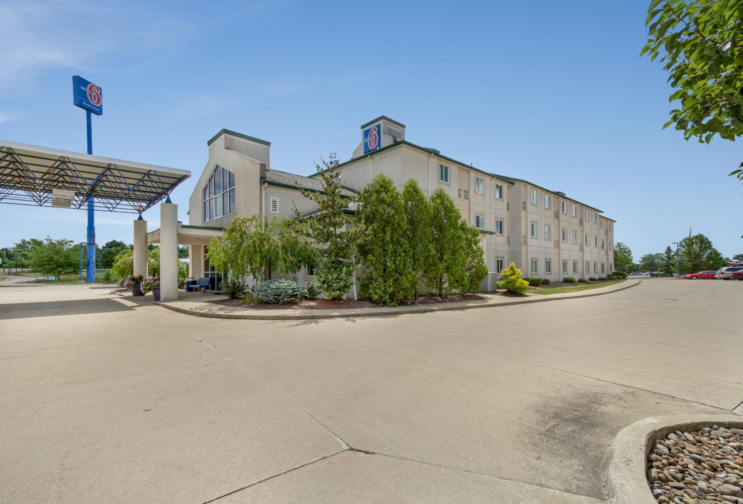 Motel 6-Medina, OH - Cleveland