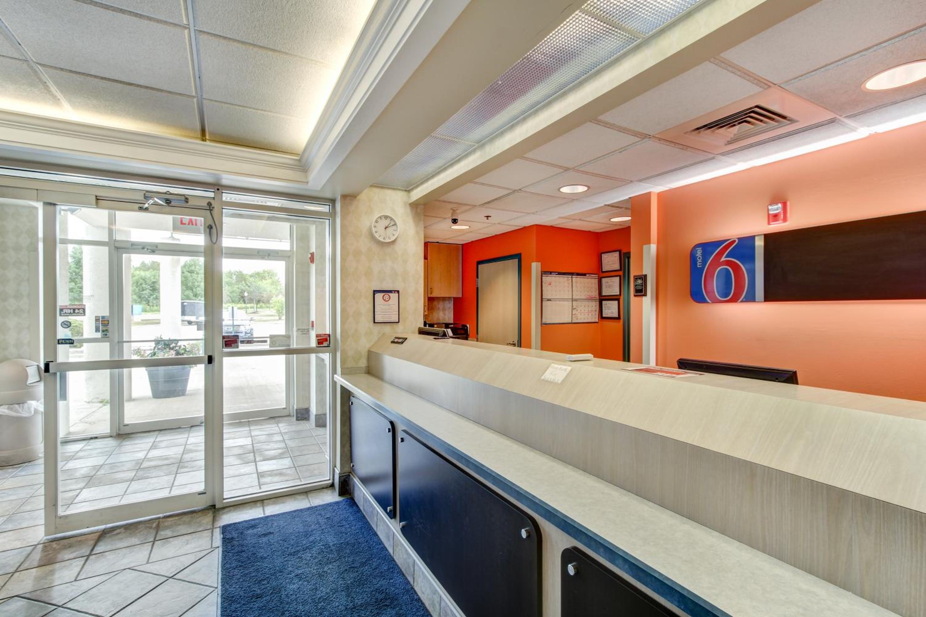 Motel 6-Medina, OH - Cleveland