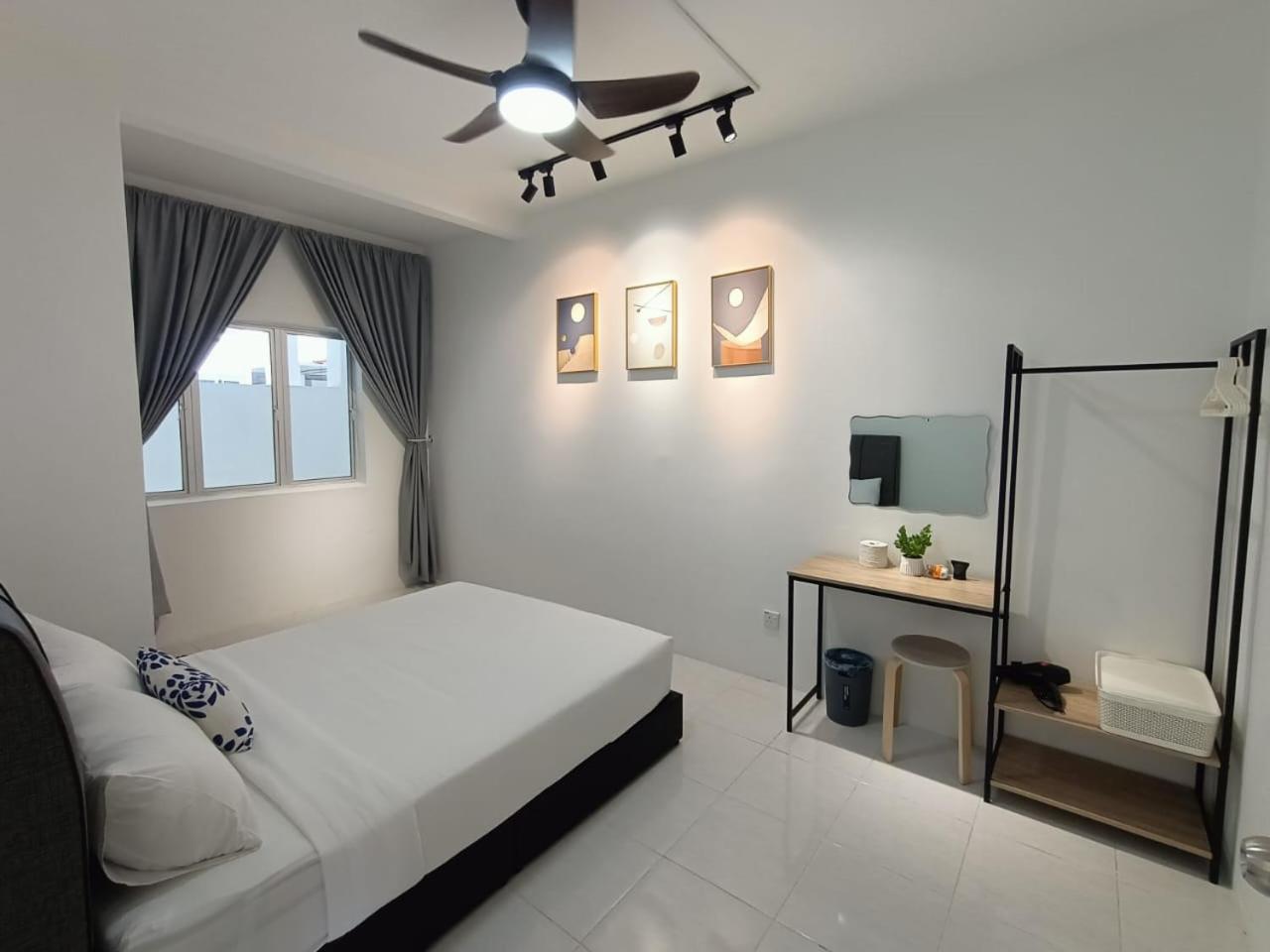 Dream 5 @ Emerald avenue view 2