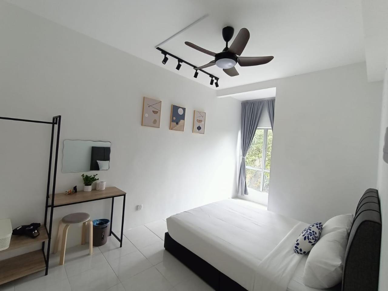Dream 5 @ Emerald avenue view 3