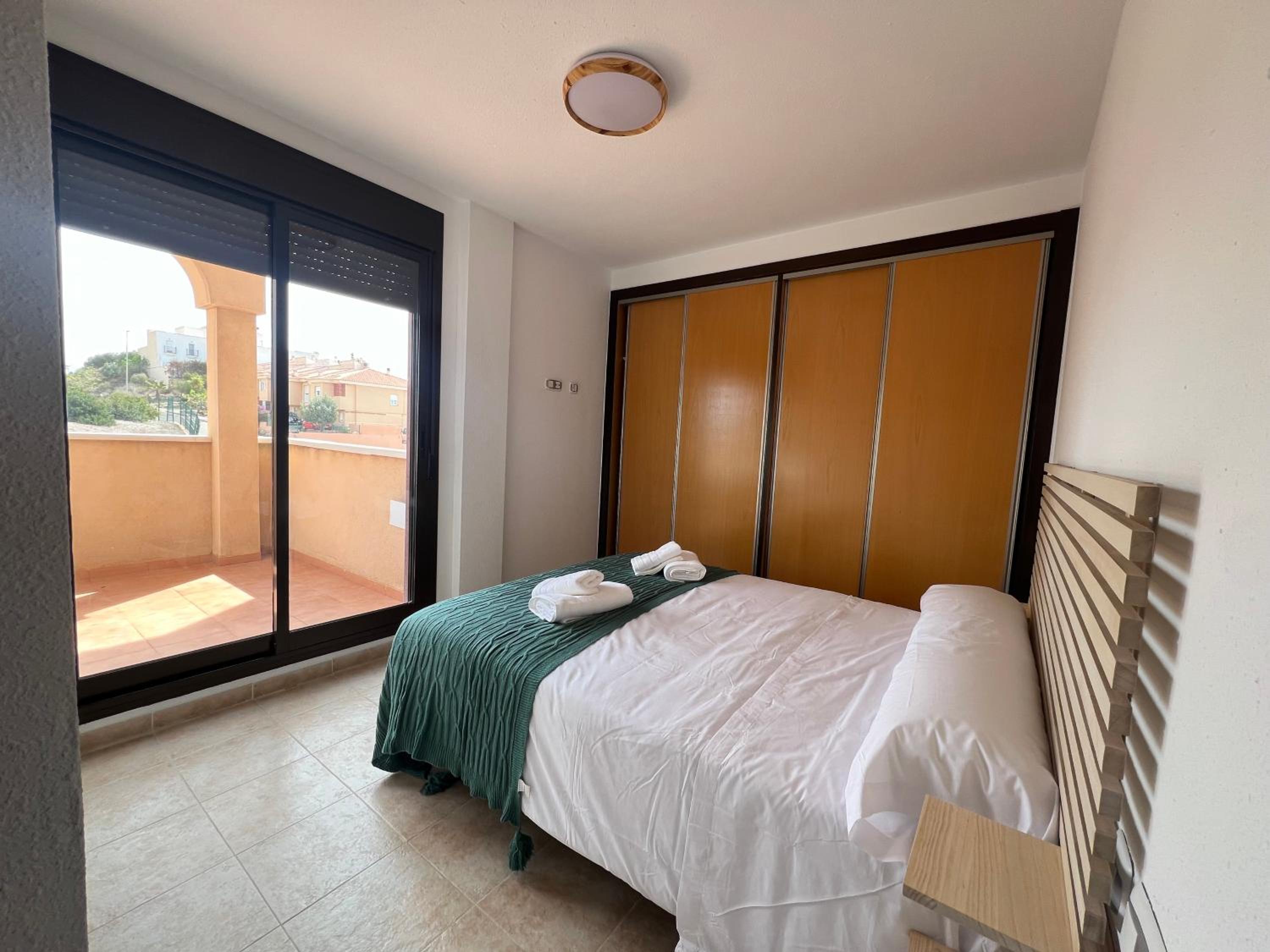 Apartamento entero con terraza y piscina