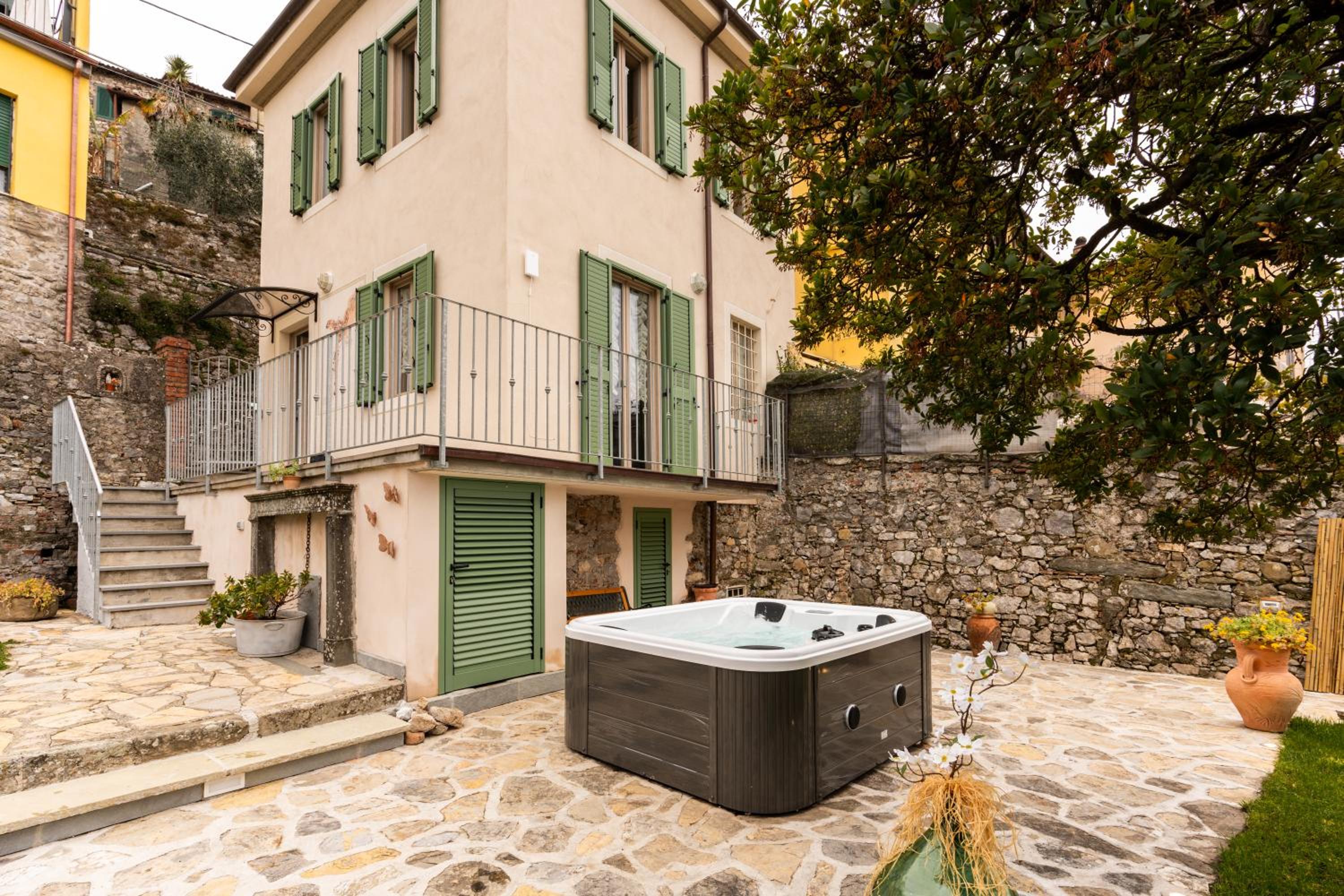 Jacuzzi Privata e Splendida Vista in bellissimo Cottage view 3