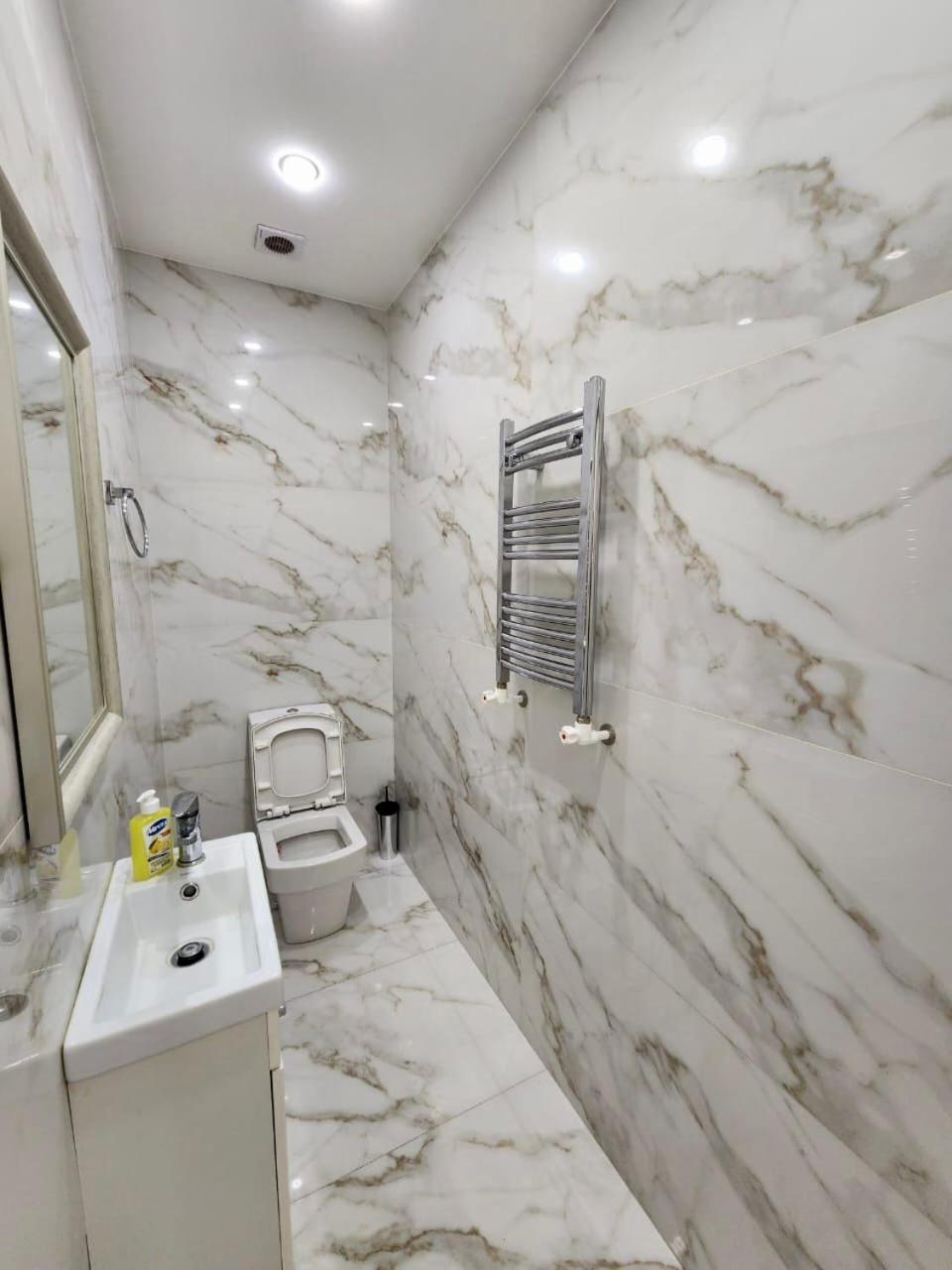 Exclusive & Brilliant 2 Bedroom in CITY CENTER, by Republic Square