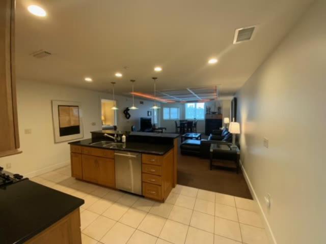 Beautiful First Floor suite with patio to the Bay view 3